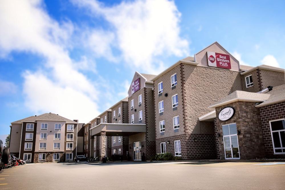 Best Western Plus Dartmouth Hotel & Suites Екстер'єр фото