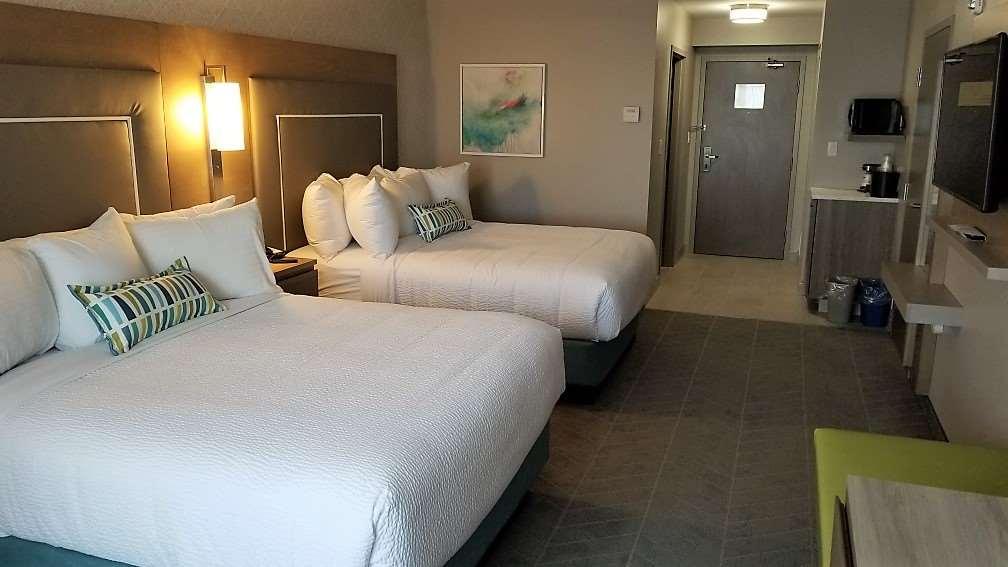 Best Western Plus Dartmouth Hotel & Suites Номер фото