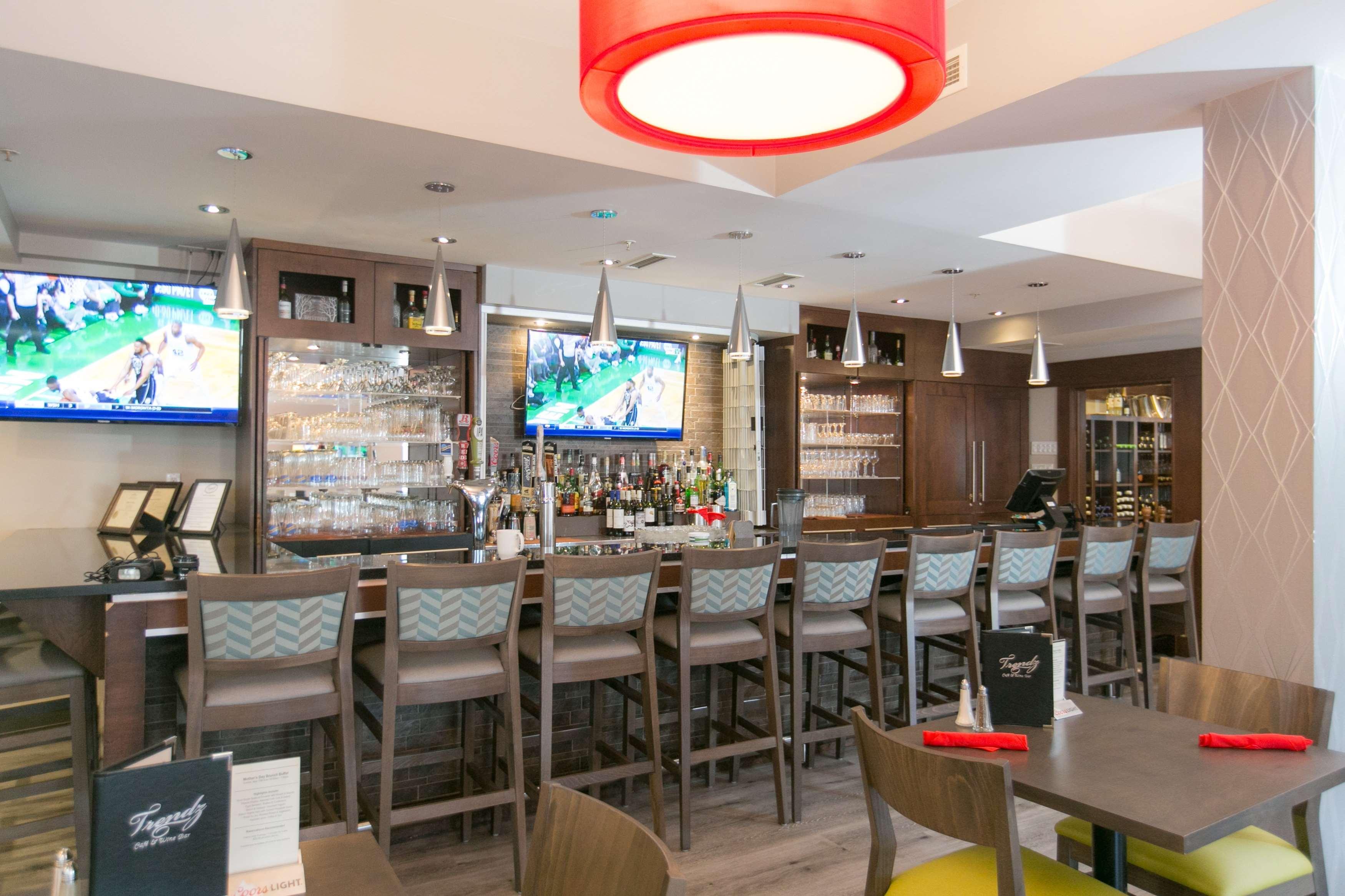 Best Western Plus Dartmouth Hotel & Suites Екстер'єр фото
