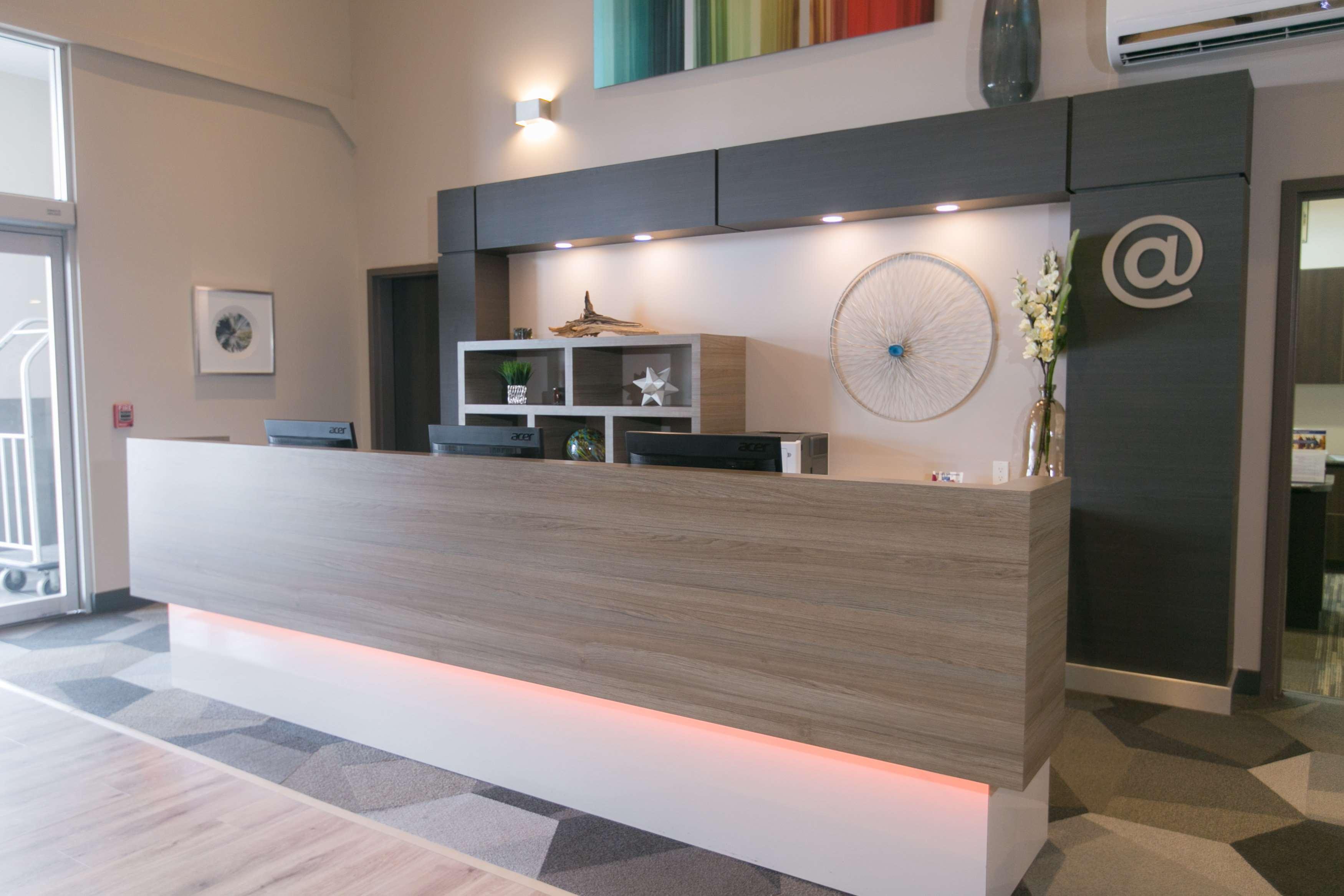 Best Western Plus Dartmouth Hotel & Suites Екстер'єр фото