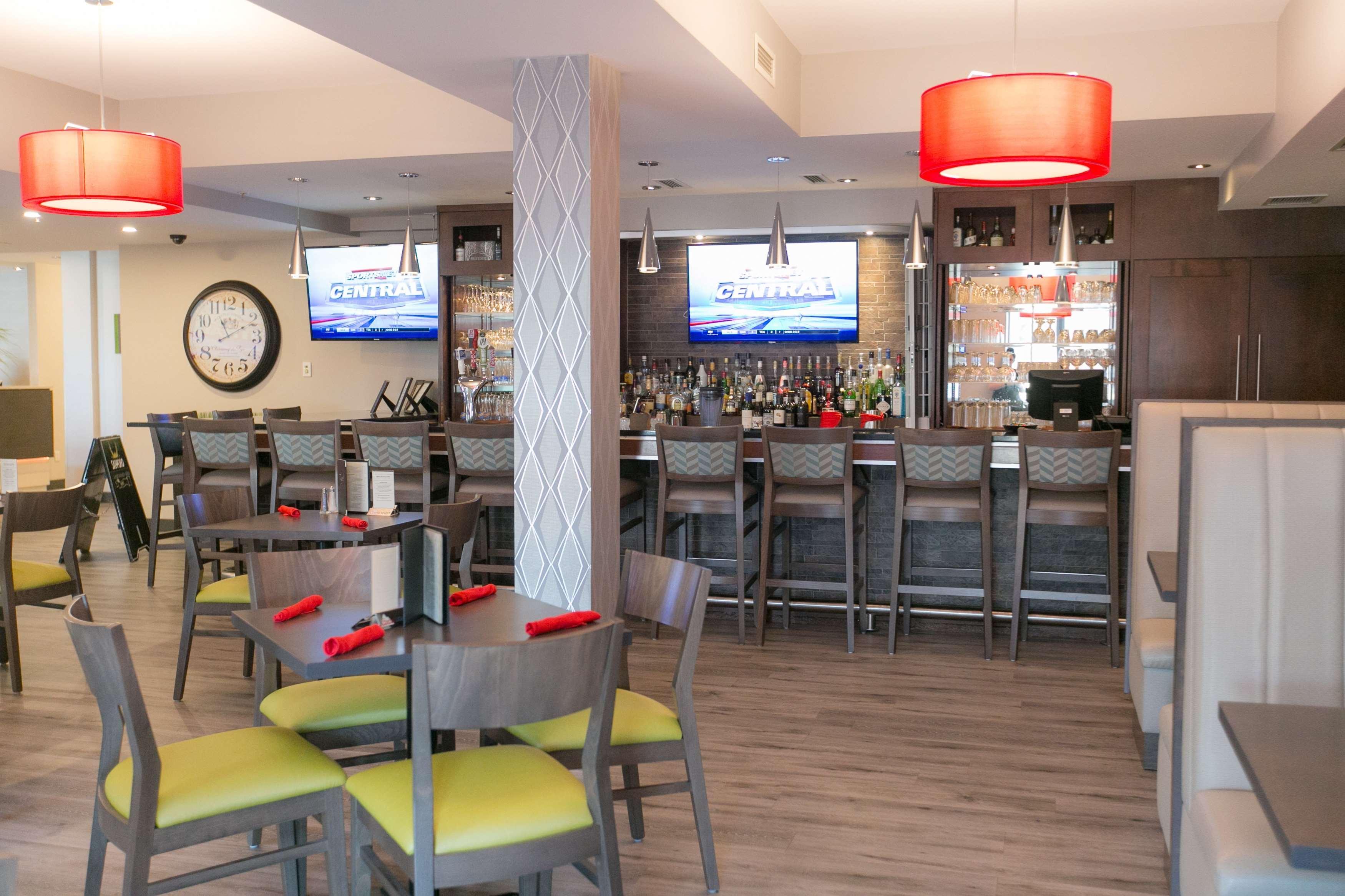 Best Western Plus Dartmouth Hotel & Suites Екстер'єр фото