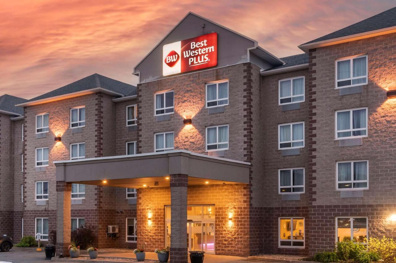 Best Western Plus Dartmouth Hotel & Suites Екстер'єр фото
