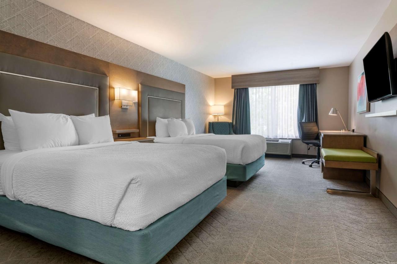 Best Western Plus Dartmouth Hotel & Suites Екстер'єр фото