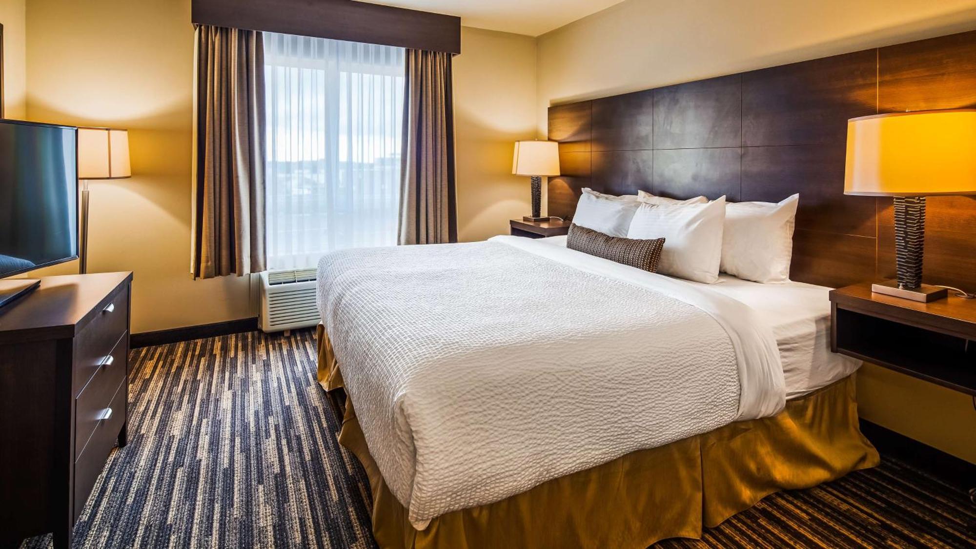 Best Western Plus Dartmouth Hotel & Suites Екстер'єр фото